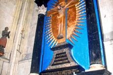 Dom van Keulen - Dom van Keulen: Het kruis van bisschop Gero uit de 10de eeuw staat bekend als het Gerokruis. Het is het oudste nog bestaande monumentale... Dom van Keulen - Dom van Keulen: Het kruis van bisschop Gero uit de 10de eeuw staat bekend als het Gerokruis. Het is het oudste nog bestaande monumentale...