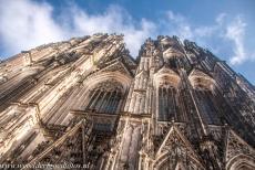Dom van Keulen - Dom van Keulen: Met onderbrekingen duurde de bouw van de Kölner Dom 632 jaar! De bouw duurde van 1248 tot 1880, doordat de... Dom van Keulen - Dom van Keulen: Met onderbrekingen duurde de bouw van de Kölner Dom 632 jaar! De bouw duurde van 1248 tot 1880, doordat de...