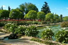 Historisch centrum van Córdoba - Historisch centrum van Córdoba: De fonteinen in de watertuinen van het Alcazar de los Reyes Cristianos. Het 14de eeuwse Alcazar de los...