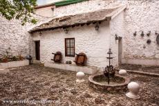 Oude Brug en historische stad van Mostar - Oude Brug en de historische stad van Mostar: De binnenplaats van de Biščevića Kuća, een van de historische Turkse huizen in...
