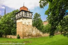 Kloostercomplex Maulbronn - Kloostercomplex Maulbronn: Een van de torens van de kloostermuren. Het klooster is omringd door middeleeuwse vestingmuren en...