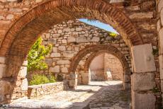 Klooster van Hosios Loukas - Het klooster van Hosios Loukas is een ommuurd klooster met poorten en doorgangen. Hosios Loukas is een van de drie overgebleven...