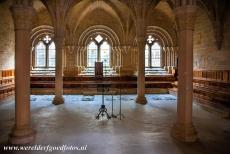Klooster van Poblet - In de 13de eeuwse kapittelzaal van het klooster van Poblet zijn de laat-romaanse en de vroeg-gotische architectuurstijlen op...