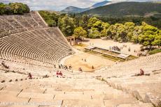 Heiligdom van Asklepios in Epidaurus - Heiligdom van Asklepios in Epidaurus: Het heiligdom in Epidaurus is tegenwoordig het bekendst door het theater. Het podium van het theater in...