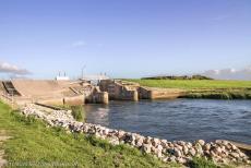 Danish part of the Wadden Sea - Wadden Sea: The Højer Lock is situated west of Tønder, it was built in the Højer-Siltoft Dyke in 1861.... Danish part of the Wadden Sea - Wadden Sea: The Højer Lock is situated west of Tønder, it was built in the Højer-Siltoft Dyke in 1861....