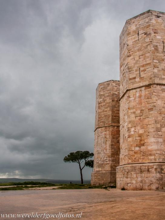 Castel del Monte - The imposing Castel del Monte is situated on an isolated hill at an altitude of 540 metres. The castle is an unique masterpiece of... Castel del Monte - The imposing Castel del Monte is situated on an isolated hill at an altitude of 540 metres. The castle is an unique masterpiece of...