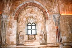 Castel del Monte - Each floor of Castel del Monte has eight rooms. The rooms are adorned with marble columns. There is no evidence that Emperor... Castel del Monte - Each floor of Castel del Monte has eight rooms. The rooms are adorned with marble columns. There is no evidence that Emperor...