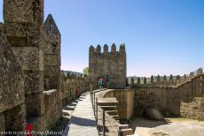 Historisch centrum van Guimãraes - Historisch centrum van Guimãraes: Het kasteel van Guimãraes werd gebouwd in de 10de eeuw en verder uitgebreid en versterkt in...