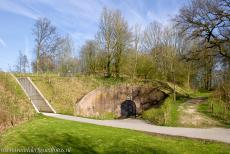 Nieuwe Hollandse Waterlinie - Nieuwe Hollandse Waterlinie - Nationaal Waterliniemuseum in Fort bij Vechten: Het fort ligt bij Bunnik in de provincie Utrecht. Sinds 2015 is het...