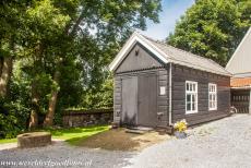 Schokland and Surroundings - Schokland and Surroundings: The oldest building on the former island of Schokland is situated at Middelbuurt. The barn houses...