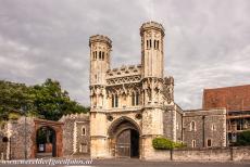 St. Augustine's Abbey in Canterbury - Het poorthuis van de abdij van St. Augustinus in Canterbury, de Great Gate, het poorthuis werd gebouwd tussen 1297-1309. Het...
