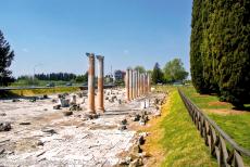 Archeologische opgravingen van Aquileia - Archeologische opgravingen en de Basiliek van Aquileia: Het Romeins Forum in Aquileia dateert uit de 2de tot 3de eeuw n.Chr. Het grootste deel van... Archeologische opgravingen van Aquileia - Archeologische opgravingen en de Basiliek van Aquileia: Het Romeins Forum in Aquileia dateert uit de 2de tot 3de eeuw n.Chr. Het grootste deel van...