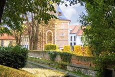 Flemish Béguinage Tongeren - Flemish Béguinages: The St. Ursula Chapel in the Flemish Béguinage is located behind the town wall of Tongeren. The chapel... Flemish Béguinage Tongeren - Flemish Béguinages: The St. Ursula Chapel in the Flemish Béguinage is located behind the town wall of Tongeren. The chapel...