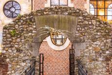 Flemish Béguinage Tongeren - Flemish Béguinage of Tongeren: A small bridge over the river Jeker, the St. Ursula Chapel lies behind the gate. In the 13th... Flemish Béguinage Tongeren - Flemish Béguinage of Tongeren: A small bridge over the river Jeker, the St. Ursula Chapel lies behind the gate. In the 13th...