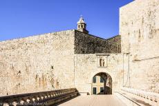 Old City of Dubrovnik - Old City of Dubrovnik: The Ploce Gate consists of two separate gates, an inner gate (photo) and an outer gate, the gates were connected by a stone... Old City of Dubrovnik - Old City of Dubrovnik: The Ploce Gate consists of two separate gates, an inner gate (photo) and an outer gate, the gates were connected by a stone...