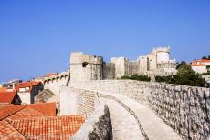 Old City of Dubrovnik - The defensive stone walls of the Old City of Dubrovnik. Dubrovnik was heavily damaged during the Croatian War of Independence... Old City of Dubrovnik - The defensive stone walls of the Old City of Dubrovnik. Dubrovnik was heavily damaged during the Croatian War of Independence...
