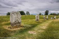 Avebury - Stenen cirkels en henge van Avebury: Binnen de grote stenen cirkel, de Great Circle of Avebury, liggen twee kleinere stenen cirkels van...