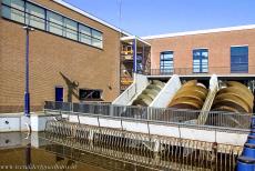 Mill Network at Kinderdijk-Elshout - The J.U.Smit Pumping Station at Kinderdijk replaced on older pumping station in 1972 and was expanded in 2005. The modern The J.U.Smit... Mill Network at Kinderdijk-Elshout - The J.U.Smit Pumping Station at Kinderdijk replaced on older pumping station in 1972 and was expanded in 2005. The modern The J.U.Smit...