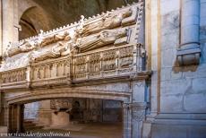 Poblet Monastery - Poblet Monastery: In the monastery church, placed on two arches, are the royal tombs. Several Kings and Queens of Aragon and Catalonia were... Poblet Monastery - Poblet Monastery: In the monastery church, placed on two arches, are the royal tombs. Several Kings and Queens of Aragon and Catalonia were...