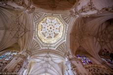 Burgos Cathedral - Burgos Cathedral: The lantern of the transept forms a beautiful hollow star, it was built in the 16th century. The tomb of El Cid and... Burgos Cathedral - Burgos Cathedral: The lantern of the transept forms a beautiful hollow star, it was built in the 16th century. The tomb of El Cid and...