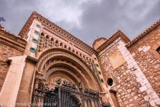 Mudéjar Architecture of Aragon - Mudéjar Architecture of Aragon: Teruel Cathedral, the Catedral de Santa María de Mediavilla. In 711, Arab... Mudéjar Architecture of Aragon - Mudéjar Architecture of Aragon: Teruel Cathedral, the Catedral de Santa María de Mediavilla. In 711, Arab...