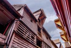 Bryggen - The hoist system for loading and unloading goods from the wooden warehouses on the historic quayside Bryggen in the city of Bergen. German... Bryggen - The hoist system for loading and unloading goods from the wooden warehouses on the historic quayside Bryggen in the city of Bergen. German...