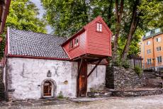 Bryggen - Bryggen: Towards the back of the courtyard, the gård, there are storage rooms of stone. These storage rooms were built... Bryggen - Bryggen: Towards the back of the courtyard, the gård, there are storage rooms of stone. These storage rooms were built...