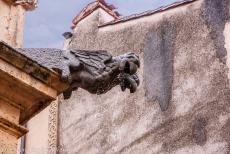 Old Town of Segovia and its Aqueduct - Old Town of Segovia and its Aqueduct: One of the gargoyles of Segovia Cathedral on a rainy day. The walls of the cathedral... Old Town of Segovia and its Aqueduct - Old Town of Segovia and its Aqueduct: One of the gargoyles of Segovia Cathedral on a rainy day. The walls of the cathedral...
