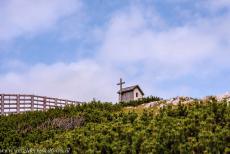 Hallstatt-Dachstein / Salzkammergut - Hallstatt-Dachstein / Salzkammergut Cultural Landscape: The Heilbronn Memorial Chapel on the Krippenstein Peak. The second cable car station is on... Hallstatt-Dachstein / Salzkammergut - Hallstatt-Dachstein / Salzkammergut Cultural Landscape: The Heilbronn Memorial Chapel on the Krippenstein Peak. The second cable car station is on...