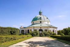 Gardens and Castle at Kroměříž - The Rotunda is situated in the centre of the Baroque Flower Garden at Kroměříž. All the garden paths lead towards the Baroque Rotunda, the... Gardens and Castle at Kroměříž - The Rotunda is situated in the centre of the Baroque Flower Garden at Kroměříž. All the garden paths lead towards the Baroque Rotunda, the...