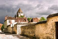 Provins, Town of Medieval Fairs - Provins, Town of Medieval Fairs: The Caesar's tower rises above the houses of Provins. Provins is one of the best preserved medieval cities in... Provins, Town of Medieval Fairs - Provins, Town of Medieval Fairs: The Caesar's tower rises above the houses of Provins. Provins is one of the best preserved medieval cities in...