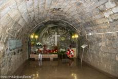 Begraafplaatsen en gedenksites van WOI - Begraafplaatsen en gedenksites van de Eerste Wereldoorlog (Westelijk Front): Een kazemat in Fort Douaumont is het graf van 679 Duitse...