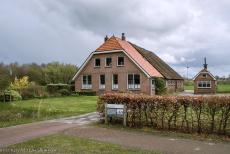 Colonies of Benevolence - Colonies of Benevolence: The farmhouse of a free farmer and his family, free farmers behaved impeccably, were able to make a living from their own... Colonies of Benevolence - Colonies of Benevolence: The farmhouse of a free farmer and his family, free farmers behaved impeccably, were able to make a living from their own...