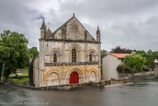 Saint Hilaire Church in Melle - The Saint Hilaire Church in Melle is dedicated to Hilarius of Poitiers, who was born in 315 AD. He was a bisshop and one of the most important... Saint Hilaire Church in Melle - The Saint Hilaire Church in Melle is dedicated to Hilarius of Poitiers, who was born in 315 AD. He was a bisshop and one of the most important...