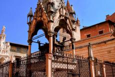 City of Verona - City of Verona: The Scaliger Arches with the tomb of Mastino II, a member of the Scaliger family. The Scaliger Arches are the monumental tombs of... City of Verona - City of Verona: The Scaliger Arches with the tomb of Mastino II, a member of the Scaliger family. The Scaliger Arches are the monumental tombs of...
